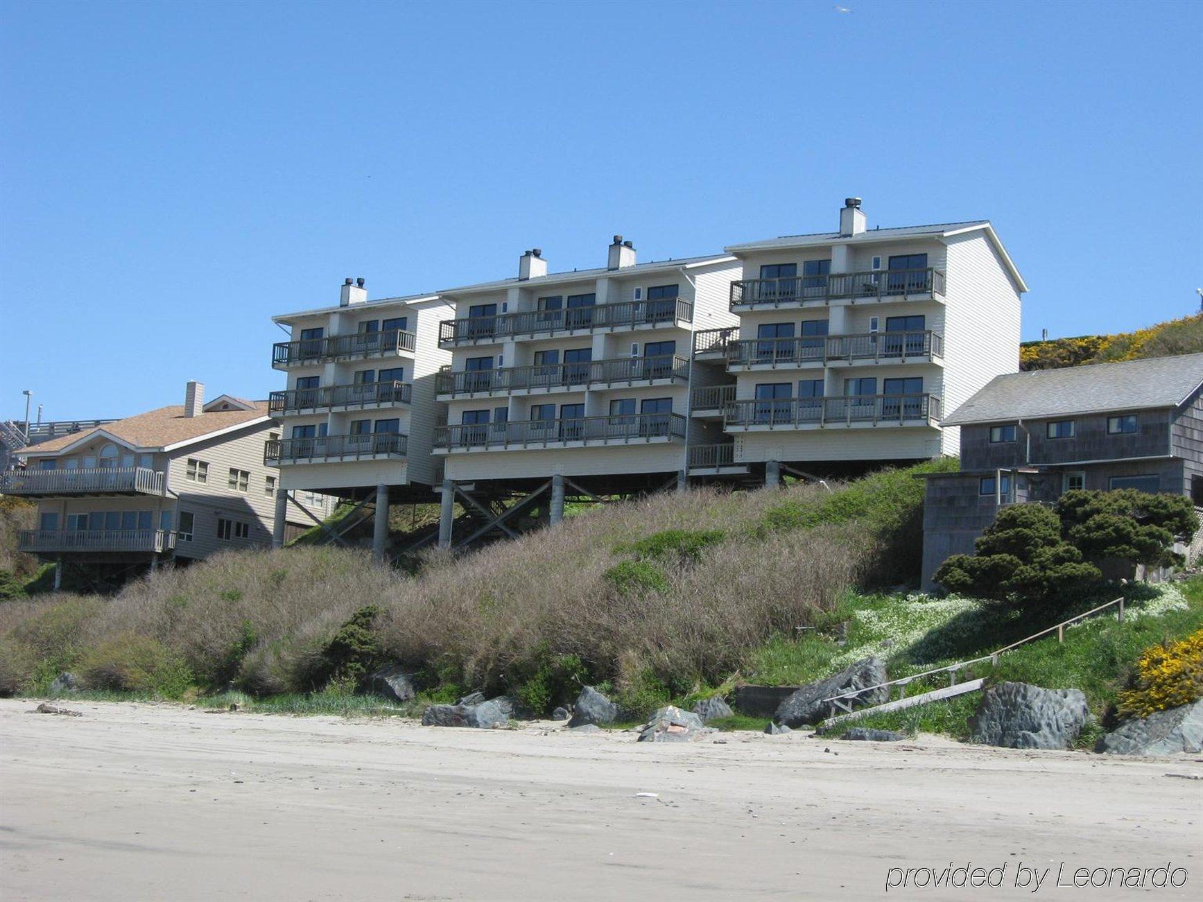 בנדון Sunset Oceanfront Lodging מראה חיצוני תמונה