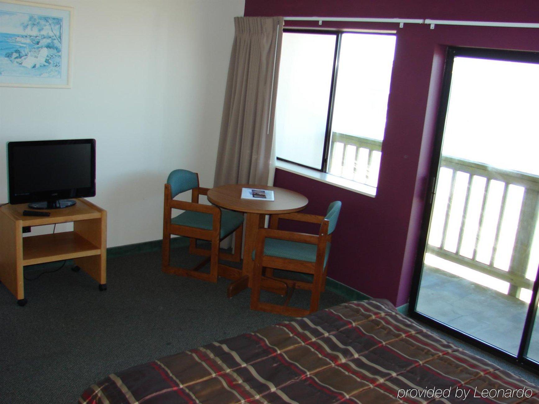 בנדון Sunset Oceanfront Lodging מראה חיצוני תמונה