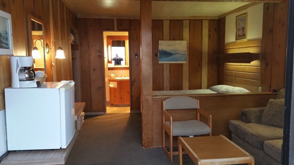 בנדון Sunset Oceanfront Lodging מראה חיצוני תמונה
