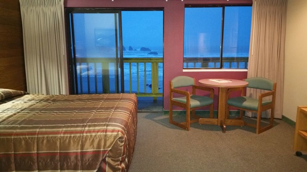 בנדון Sunset Oceanfront Lodging מראה חיצוני תמונה