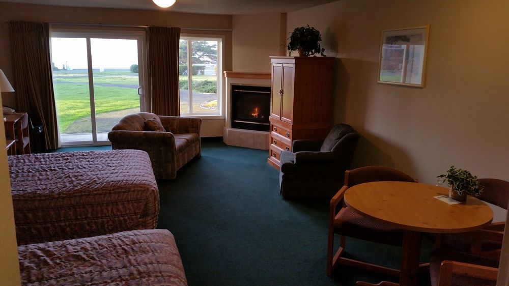 בנדון Sunset Oceanfront Lodging מראה חיצוני תמונה