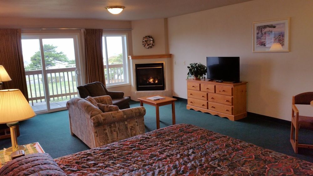 בנדון Sunset Oceanfront Lodging מראה חיצוני תמונה