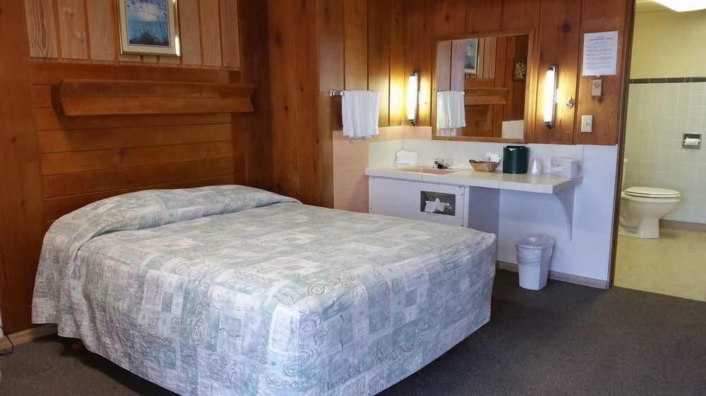 בנדון Sunset Oceanfront Lodging מראה חיצוני תמונה