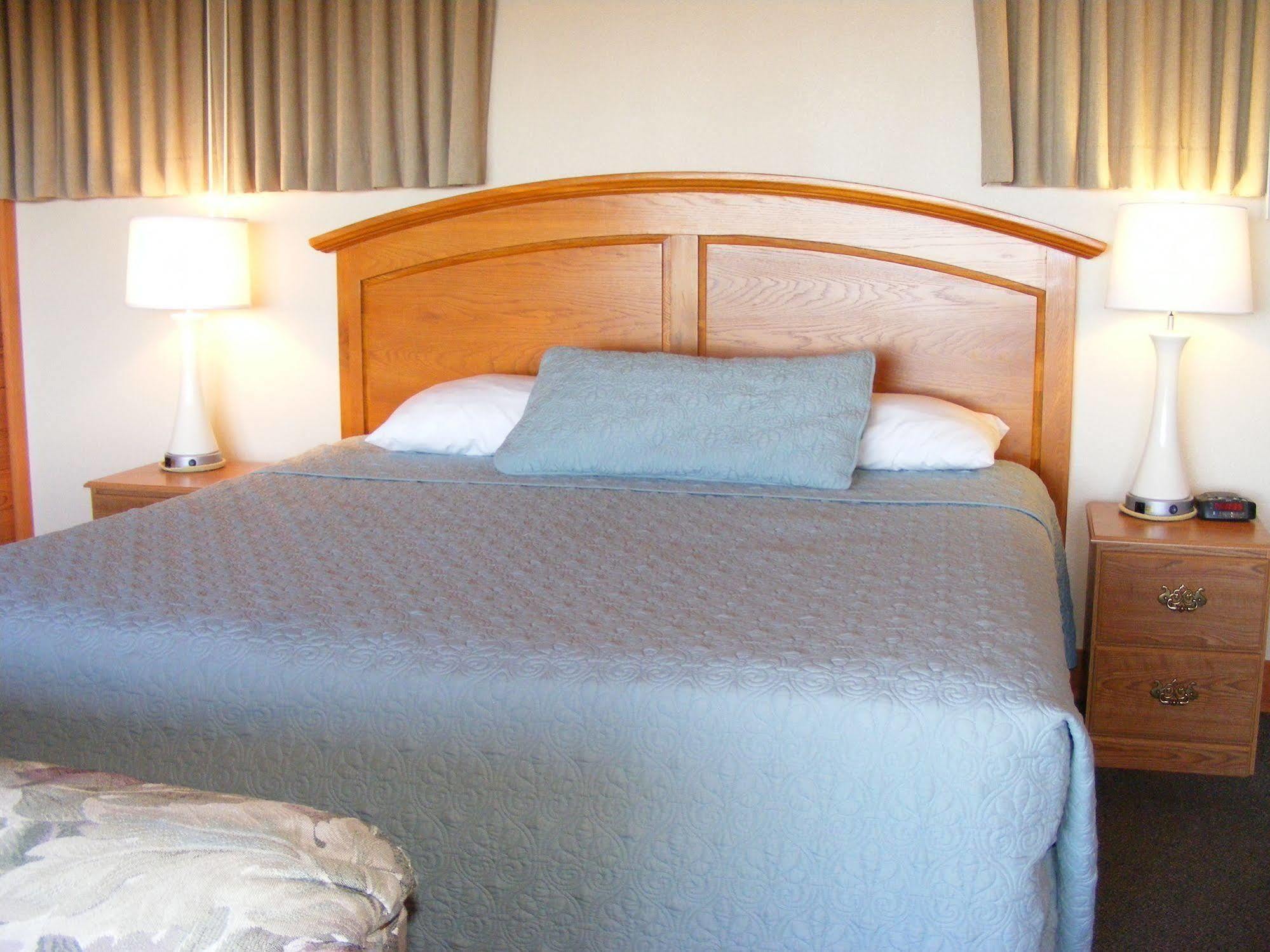בנדון Sunset Oceanfront Lodging מראה חיצוני תמונה